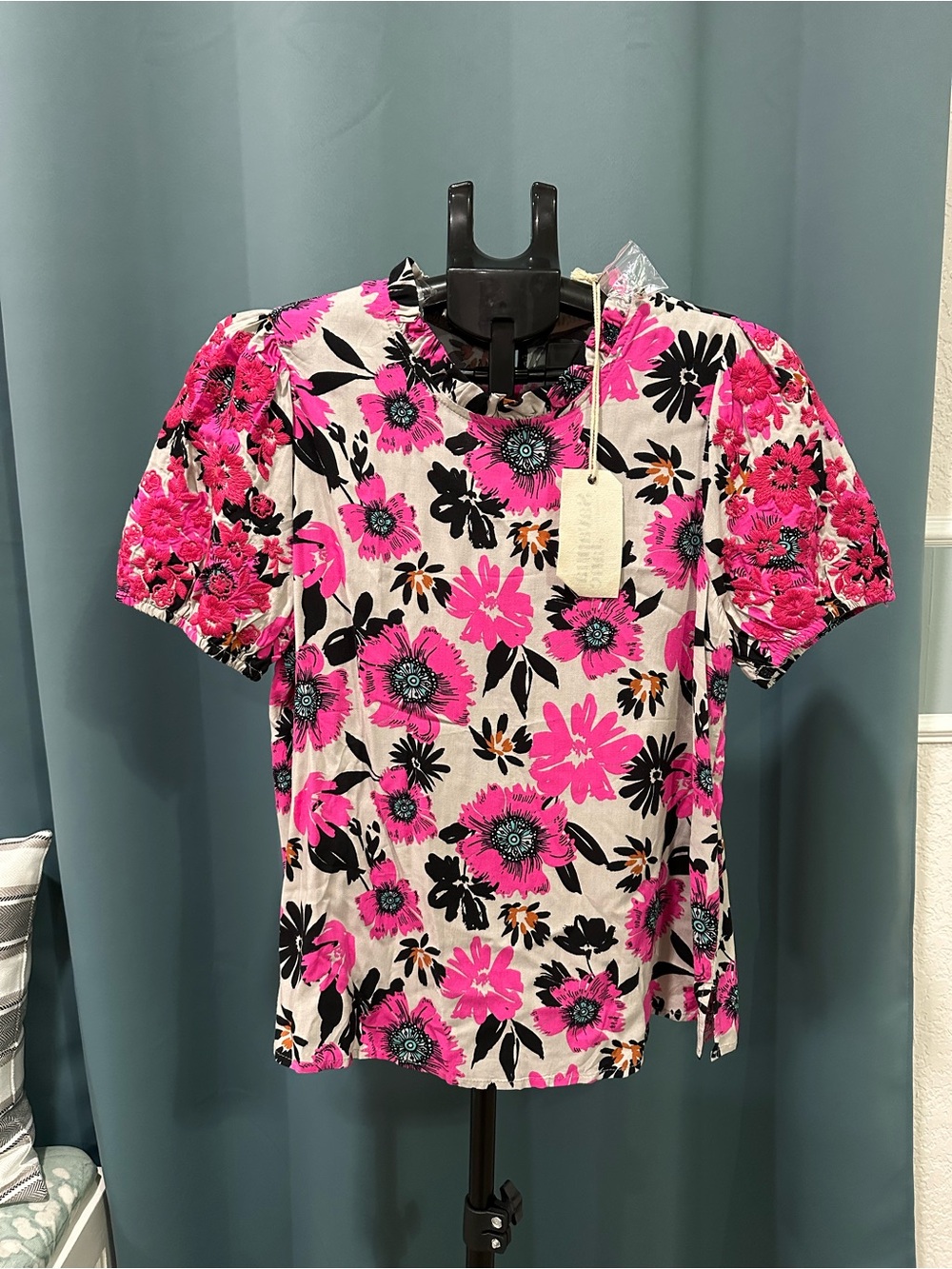 Savanna Jane Taupe Pink Floral Embroidered Bubble Sleeves Blouse.